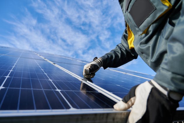 Why you should hire professionals for solar panel installations